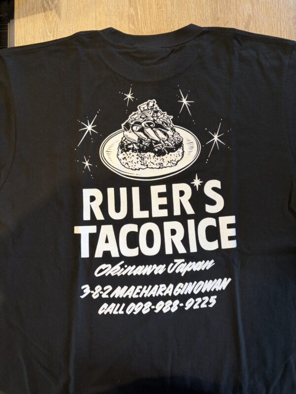 黒Tシャツ バックプリント モノクロ